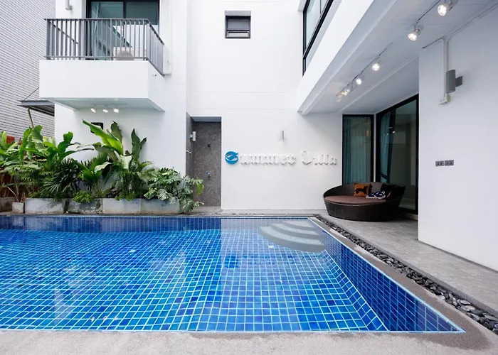 Villa 曼谷市中心七卧室独栋豪华泳池别墅 *