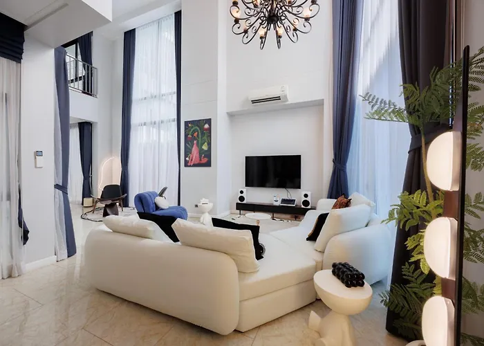 Villa 曼谷市中心七卧室独栋豪华泳池别墅 Bangkok