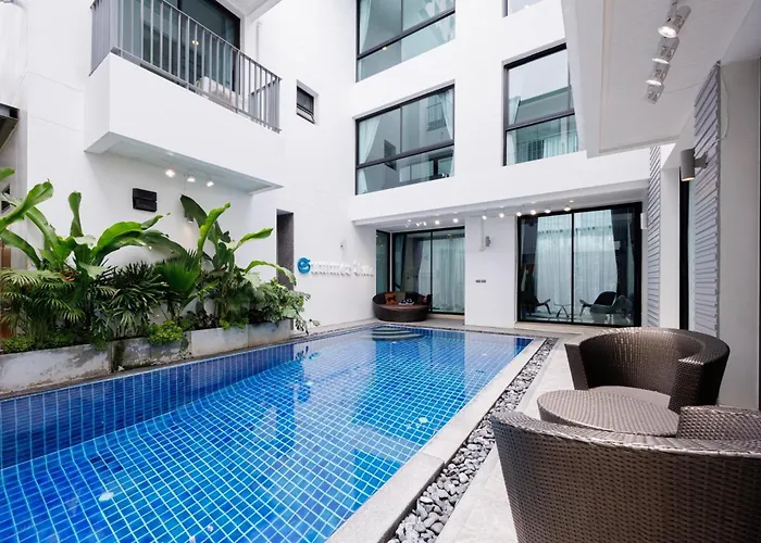 Villa 曼谷市中心七卧室独栋豪华泳池别墅 Bangkok