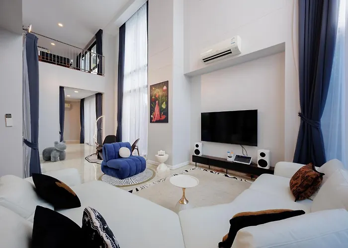 曼谷市中心七卧室独栋豪华泳池别墅 Villa Bangkok